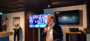 Foto 90-jarig jubileum receptie - van Erno Hannink 4 apr 2026 - Frank Sanders voorzitter